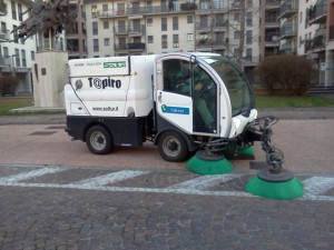 Servizi di pulizia - Pulizie Piazzali con Bucher